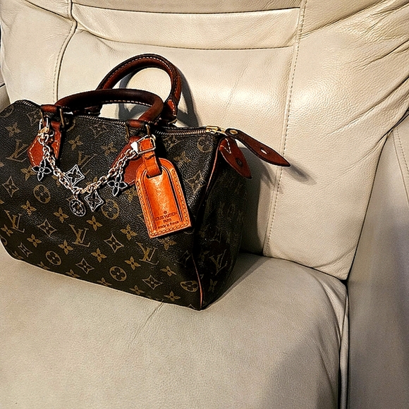 Authentic Louis Vuitton Speedy 25 Monogramed canvas HARD TO FIND ... with COA - Picture 1 of 13